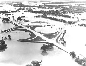 Topekaks1951flood
