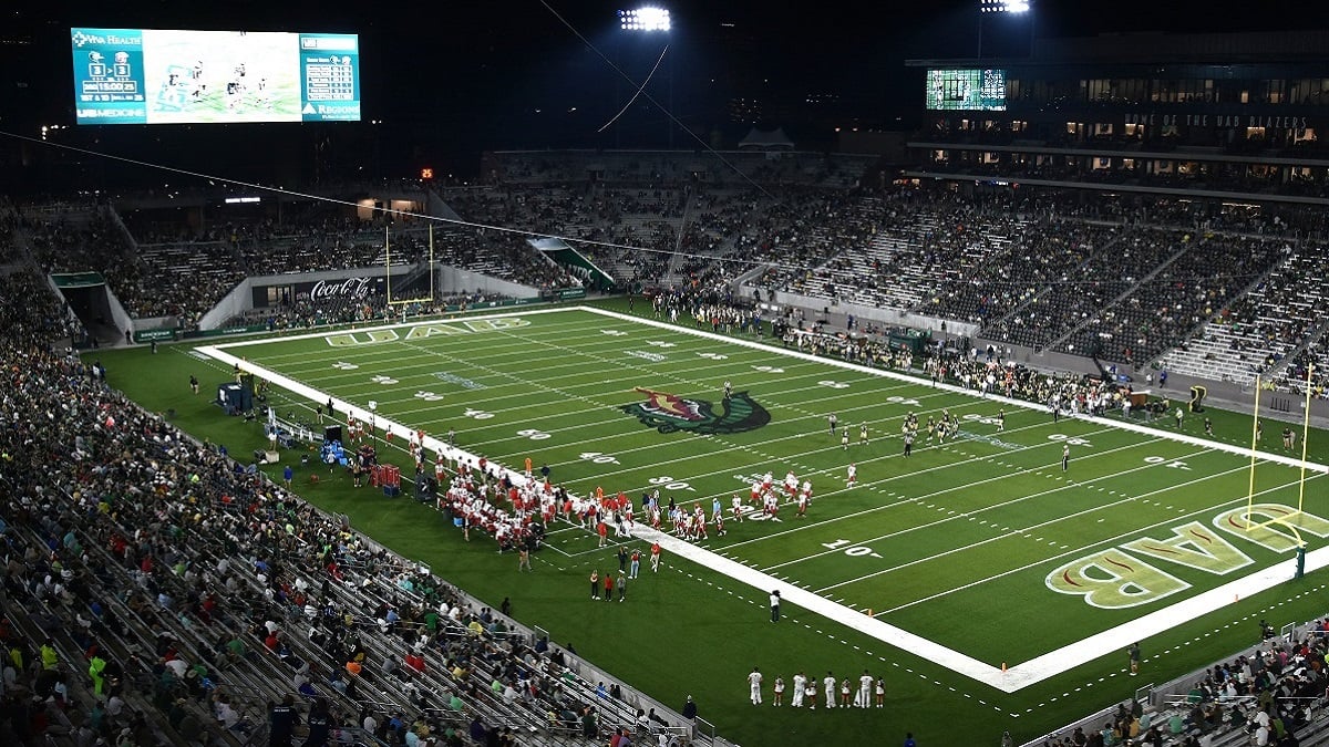 Alabama NewsCenter — UAB football opens Protective Stadium