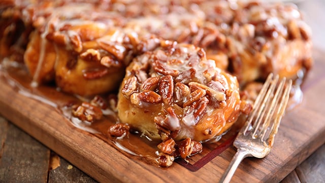 Alabama NewsCenter — Recipe: Shortcut Caramel Pecan Cinnamon Rolls