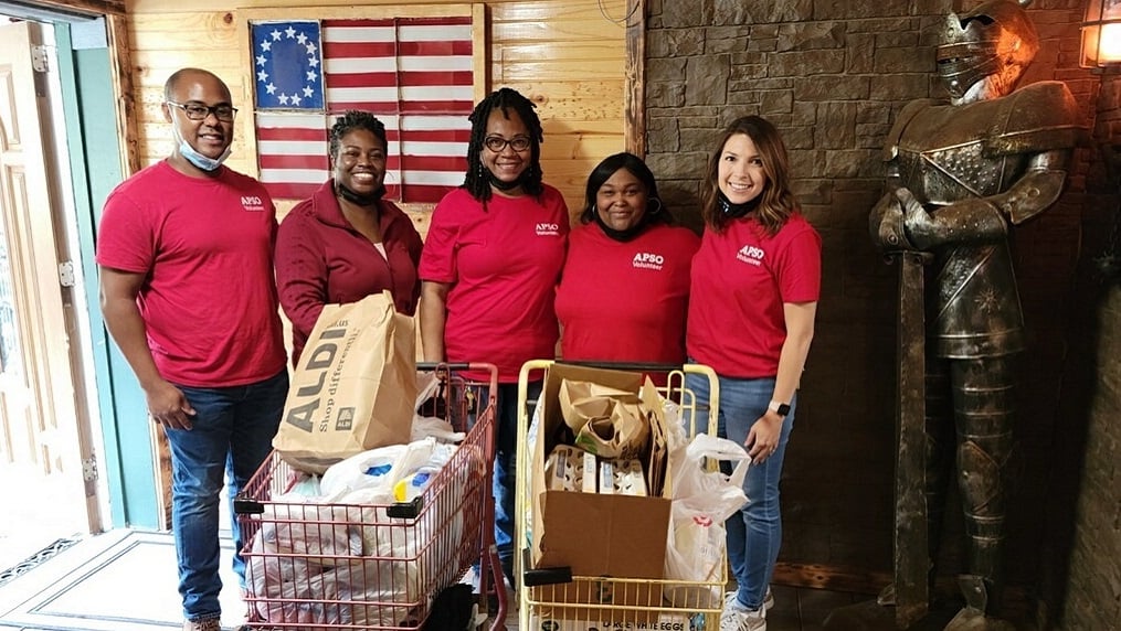 Alabama NewsCenter — Alabama Power volunteers make holidays brighter for those in need