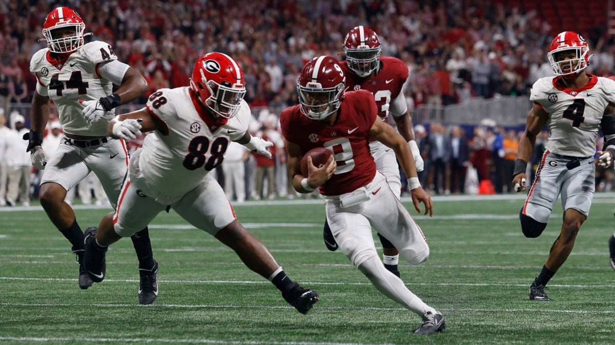 Alabama NewsCenter — Bowl preview: Alabama to tackle undefeated Cincinnati in playoffs, Auburn goes bowling in Birmingham, UAB in Independence Bowl vs. BYU