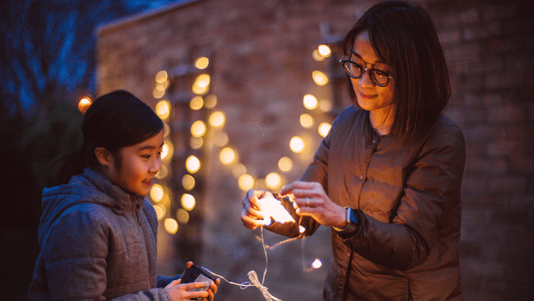 Alabama NewsCenter — Decorating for the holidays, safely