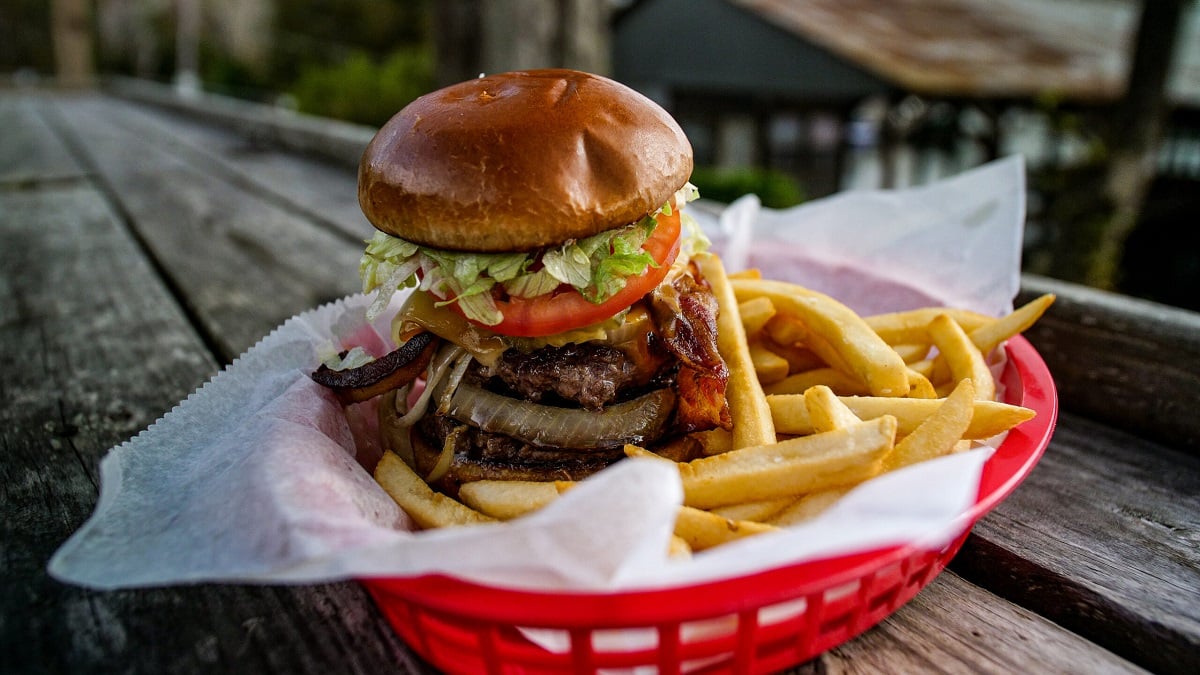 Alabama NewsCenter — Big Daddy Burger one of 100 Dishes to Eat in Alabama