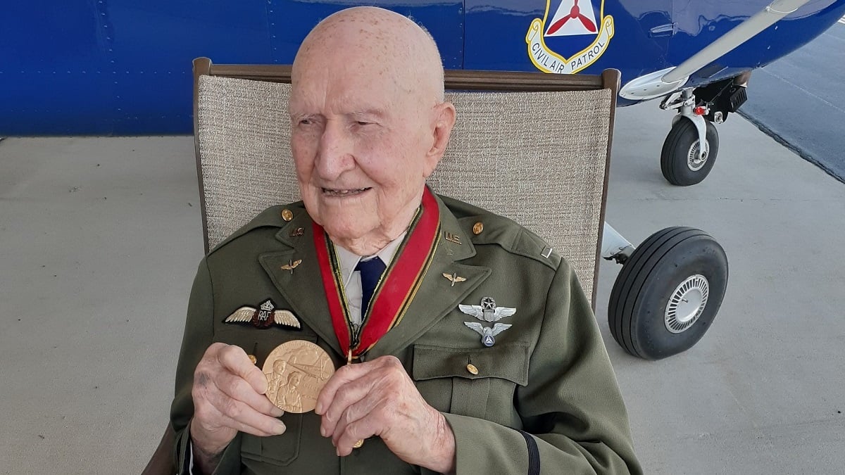 Alabama NewsCenter — ‘Candy Bomber’ of Berlin Blockade, Gail Halvorsen, dies at 101