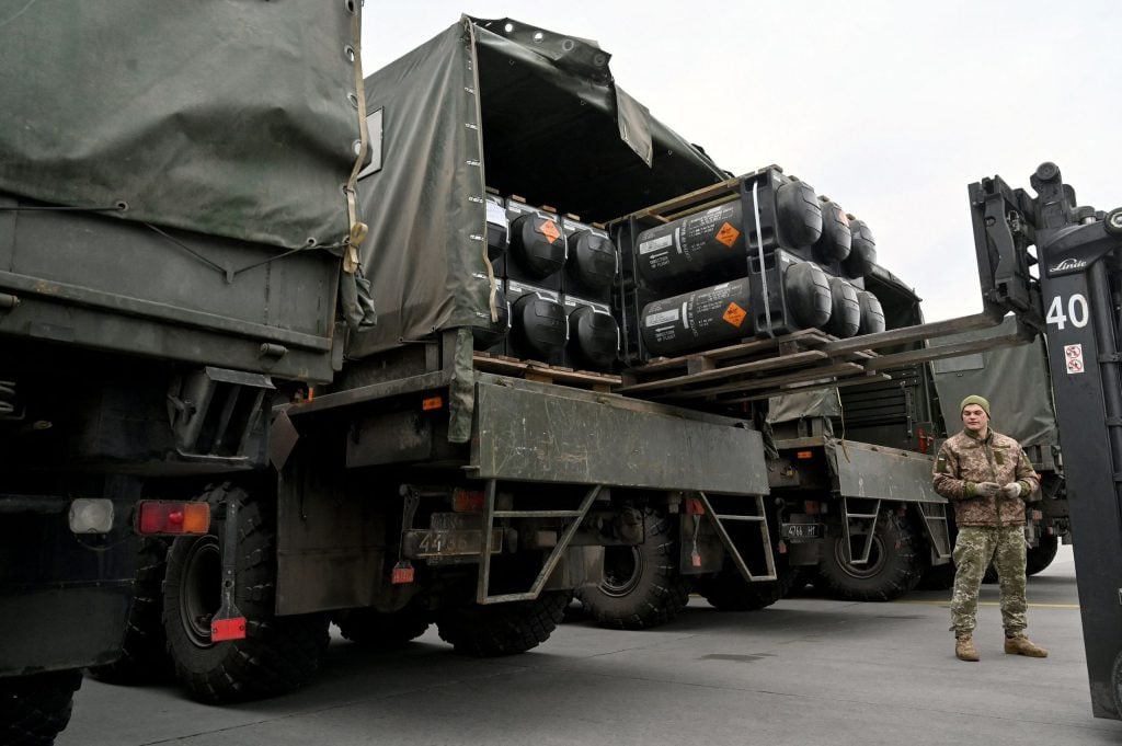 Alabama NewsCenter — Javelin anti-tank missiles for Ukraine get Biden praise in Alabama