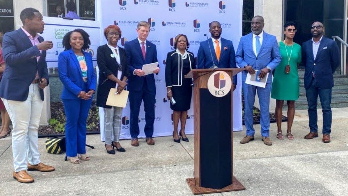 Alabama NewsCenter — Alabama high school seniors improve completion rate for form tied to federal college aid