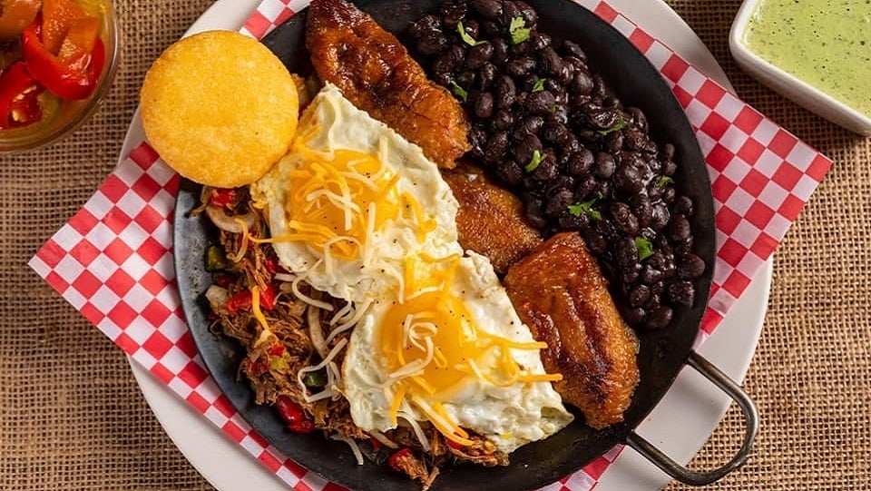 Alabama NewsCenter – International flavors converge in Montgomery, Alabama, at D’Road Café