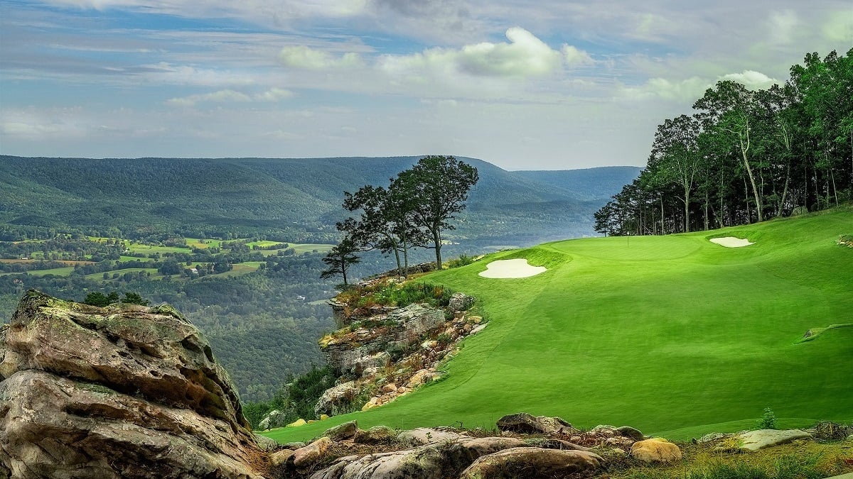 Alabama NewsCenter — Revolutionary grass developed at Auburn University taking root at exclusive golf courses
