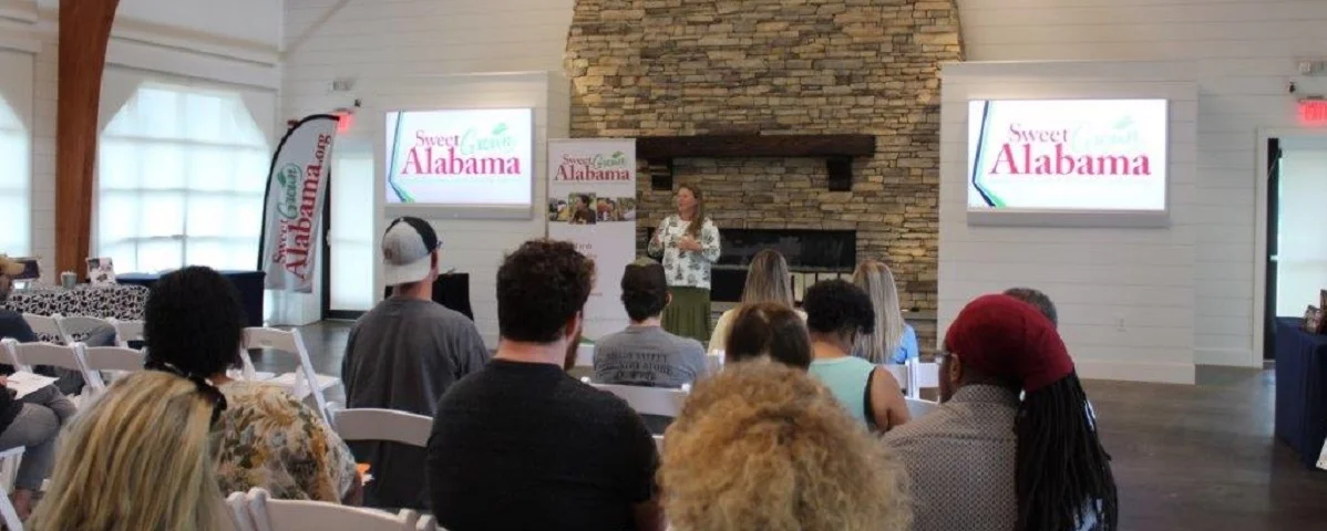 Alabama NewsCenter — Alabama farmers, local restaurants connect at three networking events