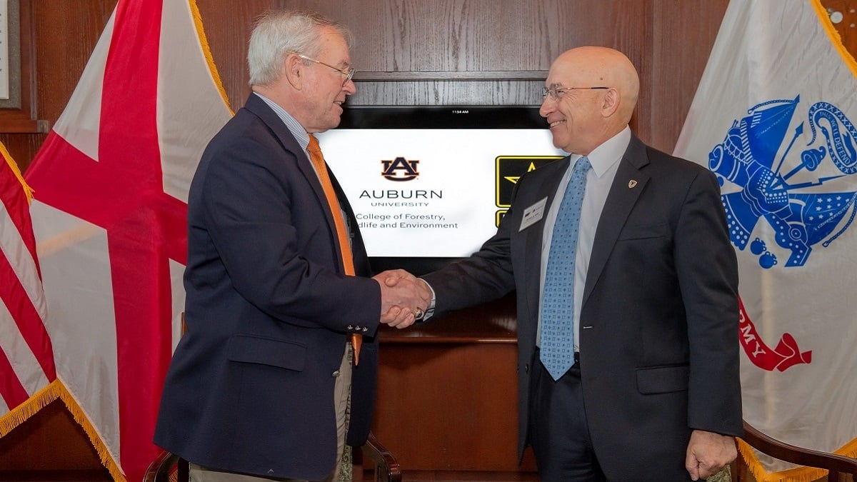 Alabama NewsCenter — Auburn University, U.S. Army agree to natural resource management partnership to service 8 military bases in Southeast