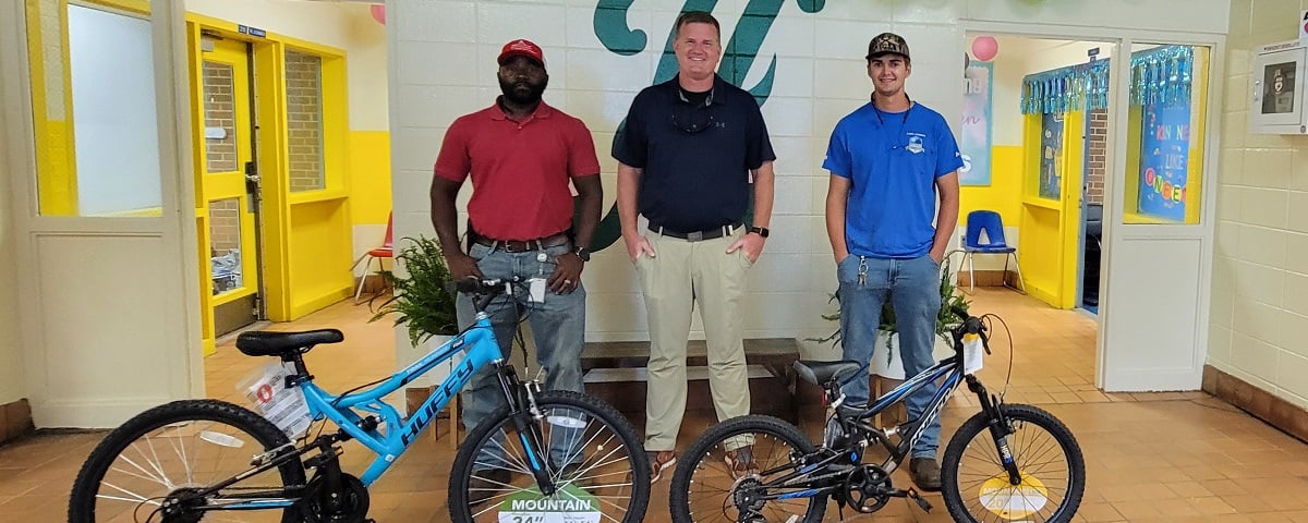 Alabama NewsCenter – Alabama Power employees offer students incentive to ‘stay in school’