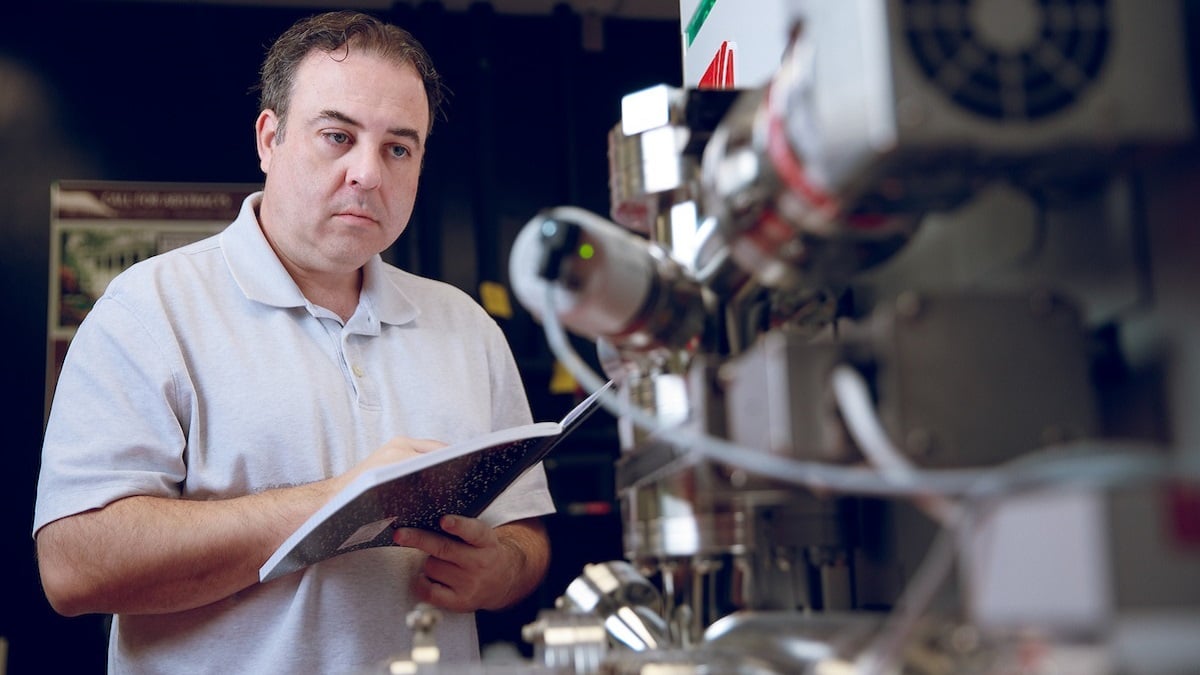 Alabama NewsCenter – University of Alabama work shows path for finding early life here and on other planets
