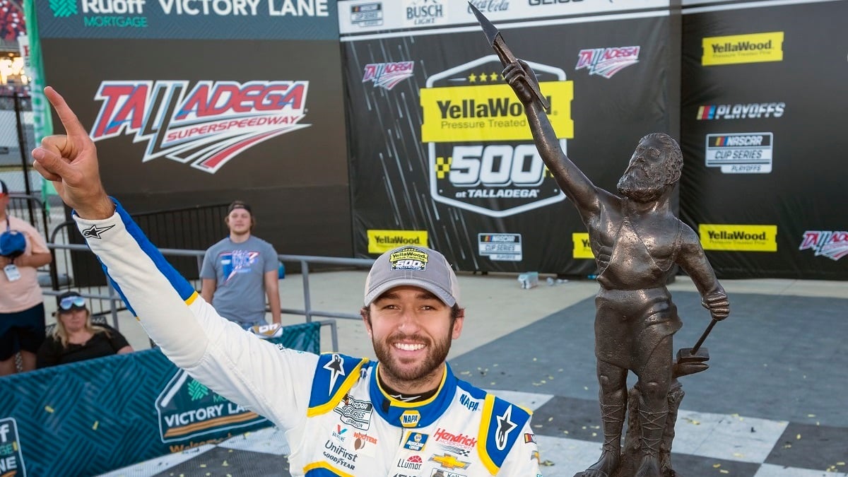Alabama NewsCenter – Chase Elliott wins YellaWood 500; locals part of pit crews
