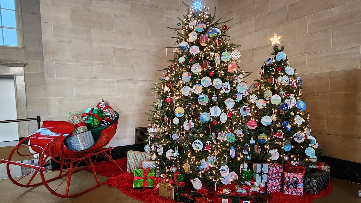 Alabama NewsCenter — Alabama students’ ornament designs debut as part of national Christmas display