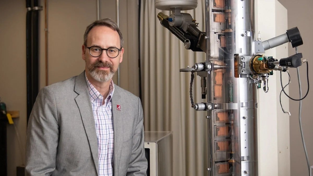 Alabama NewsCenter — New microscopes to position University of Alabama as leader in materials characterization