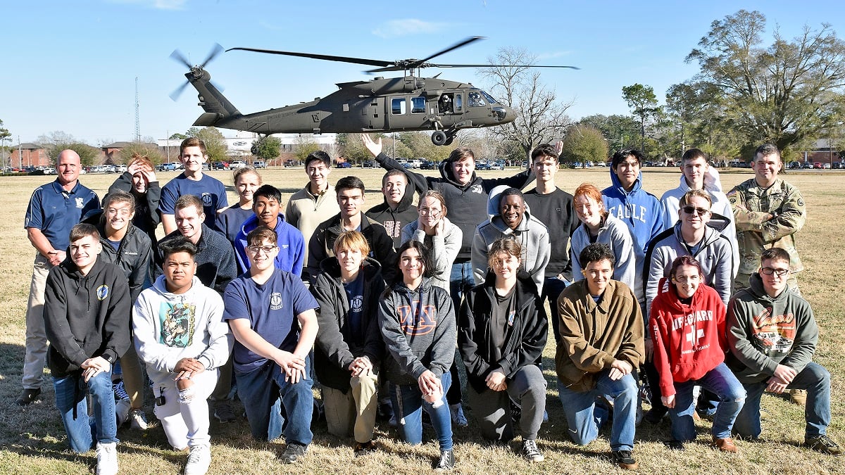 Alabama NewsCenter — Alabama high school students ‘Meet Your Army’ at Fort Rucker