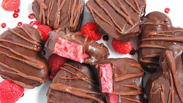 Alabama NewsCenter — Recipe: 4-Ingredient Dark Chocolate Raspberry Hearts + No Added Sugar
