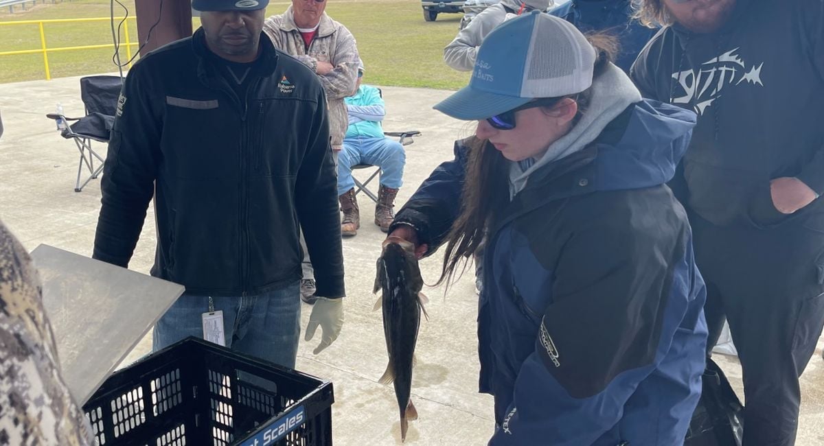 Alabama Power volunteers hold fishing tournament to benefit Gardendale Family Care Home