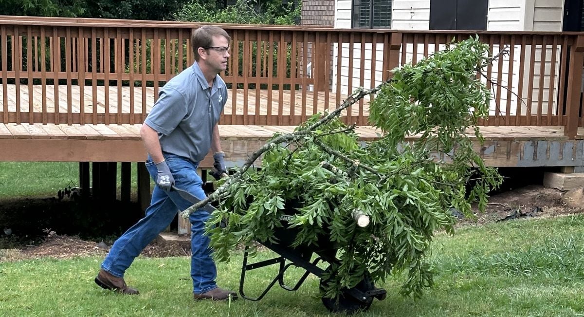 Volunteers from Alabama Power’s Plant Miller beautify Baptist Children’s Home in Gardendale