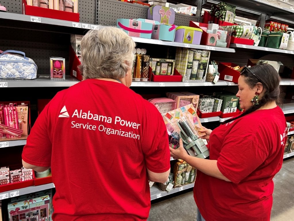 Alabama Power volunteers help make holidays happier for foster families