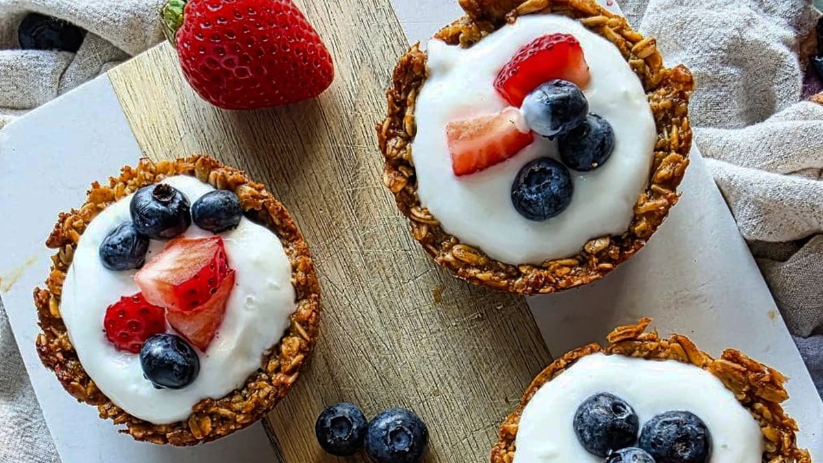 Recipe: Mini Breakfast Granola Yogurt Cups
